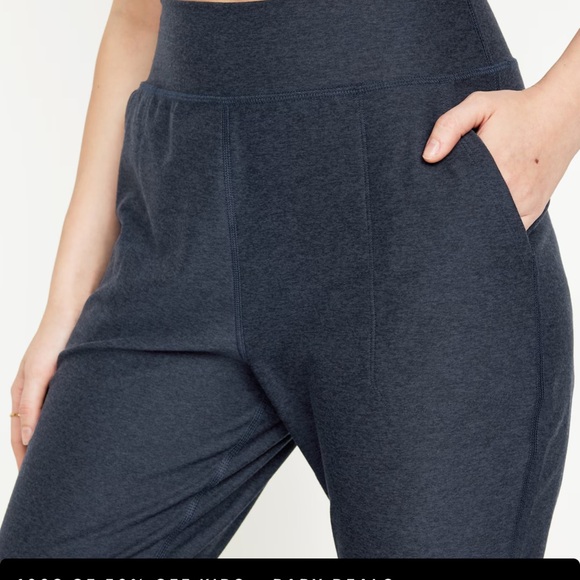 NWT OLD NAVY Extra High-Waisted Cloud+ 7/8 Leggings Color: Dusk Navy SIZE LARGE - Picture 4 of 7